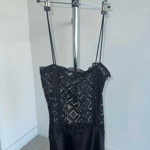Meshki Size Medium Black Mini Dress - Picture 7 of 8